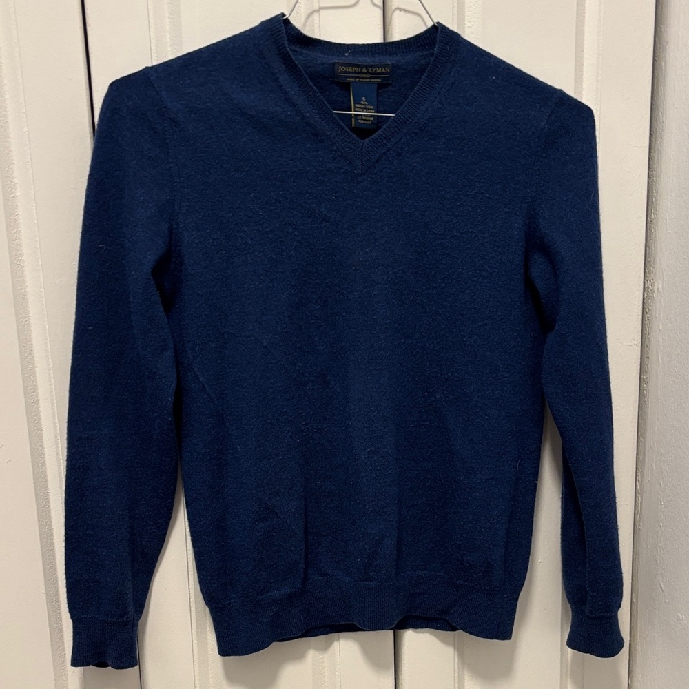 Classic V-Neck Sweater in Deep Blue
